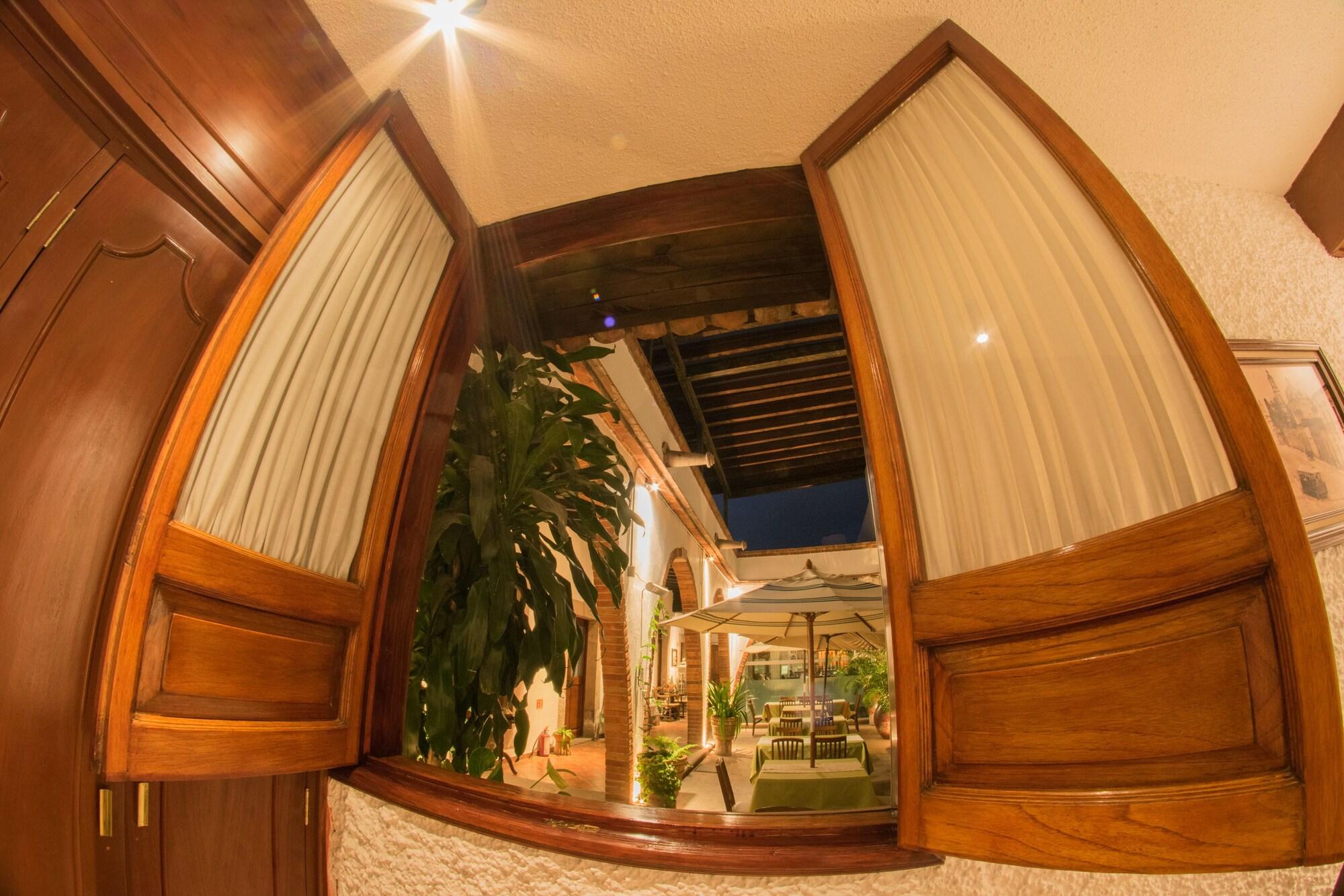 Mesón De Remedios 4*